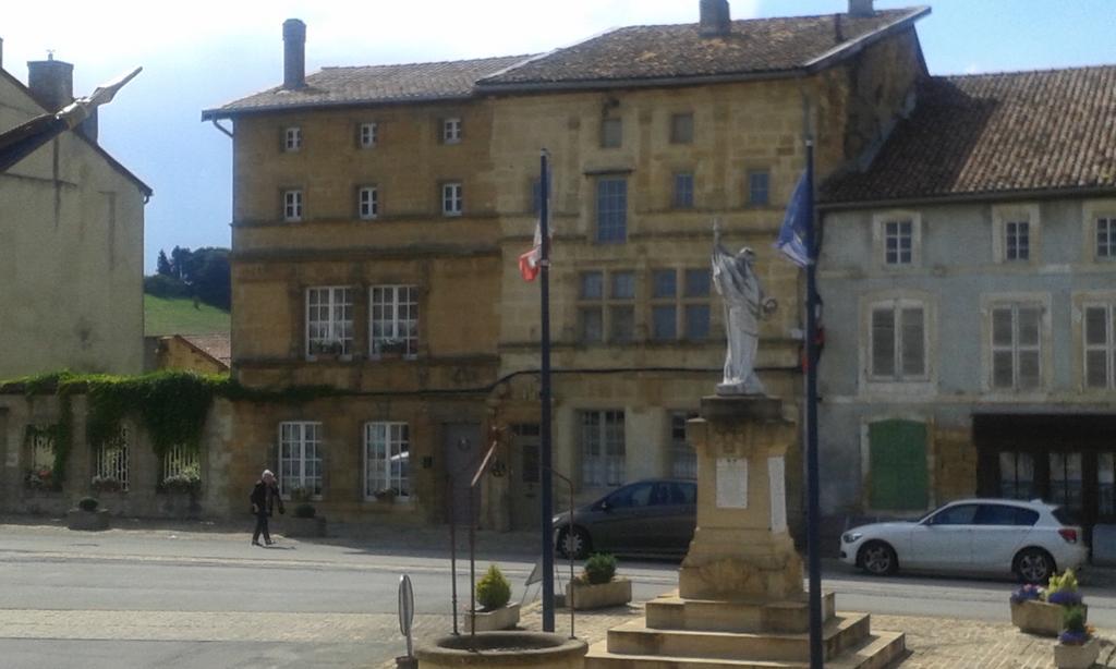 Auberge De Marville Bagian luar foto