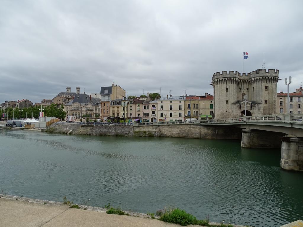 Auberge De Marville Bagian luar foto